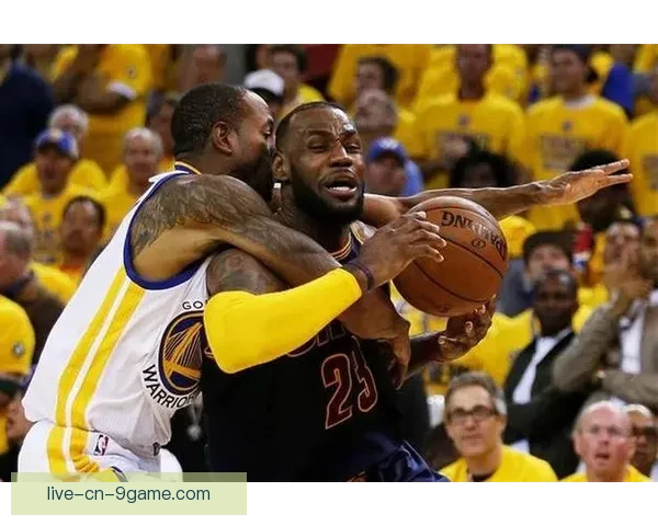 篮球精彩回看：重温激烈赛事瞬间，球迷必看精彩时刻合集